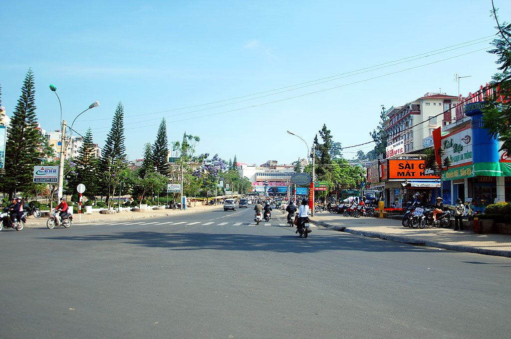 Chợ Đà Lạt by Bui Tuan Khiem