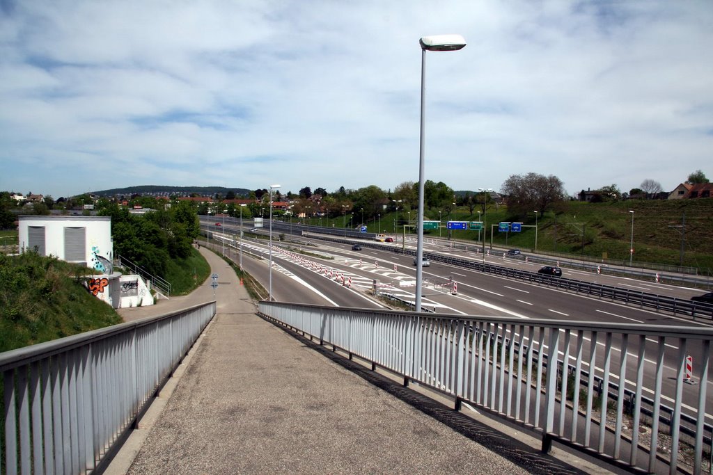 Zugang Fussgängerbrücke by vodua