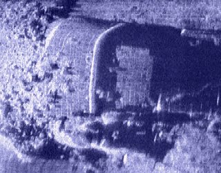 Sonar image of a possible 2nd WW relic under the modern bridge by TóthJA