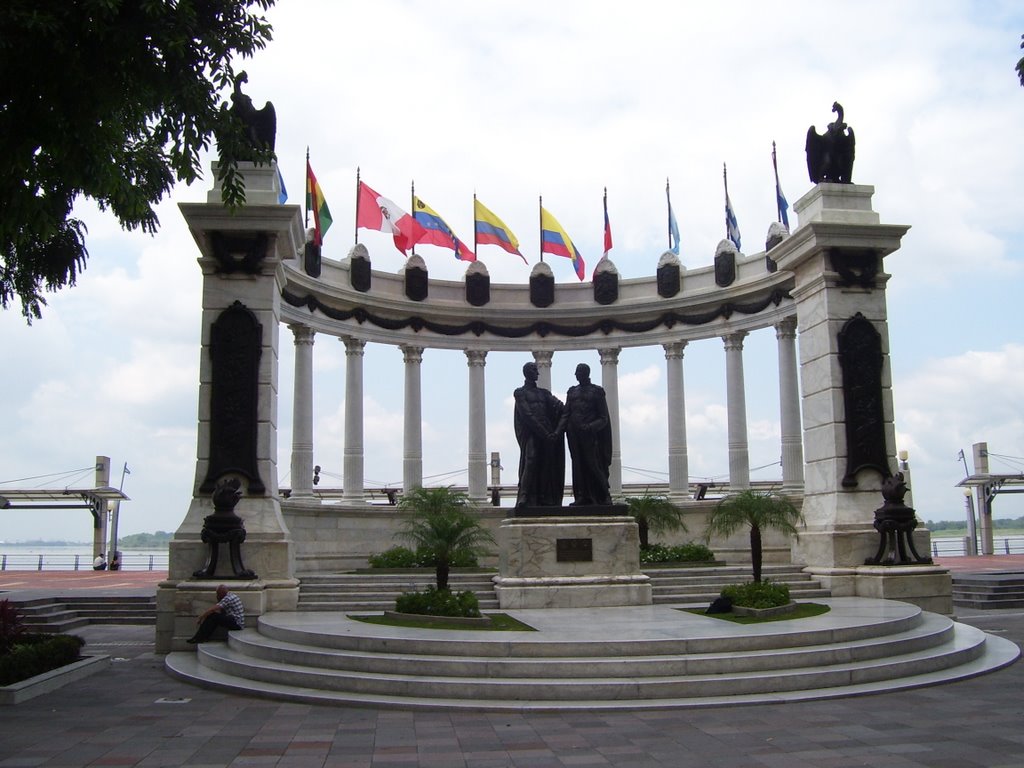 Monument on Malecon from front by bryanthompson