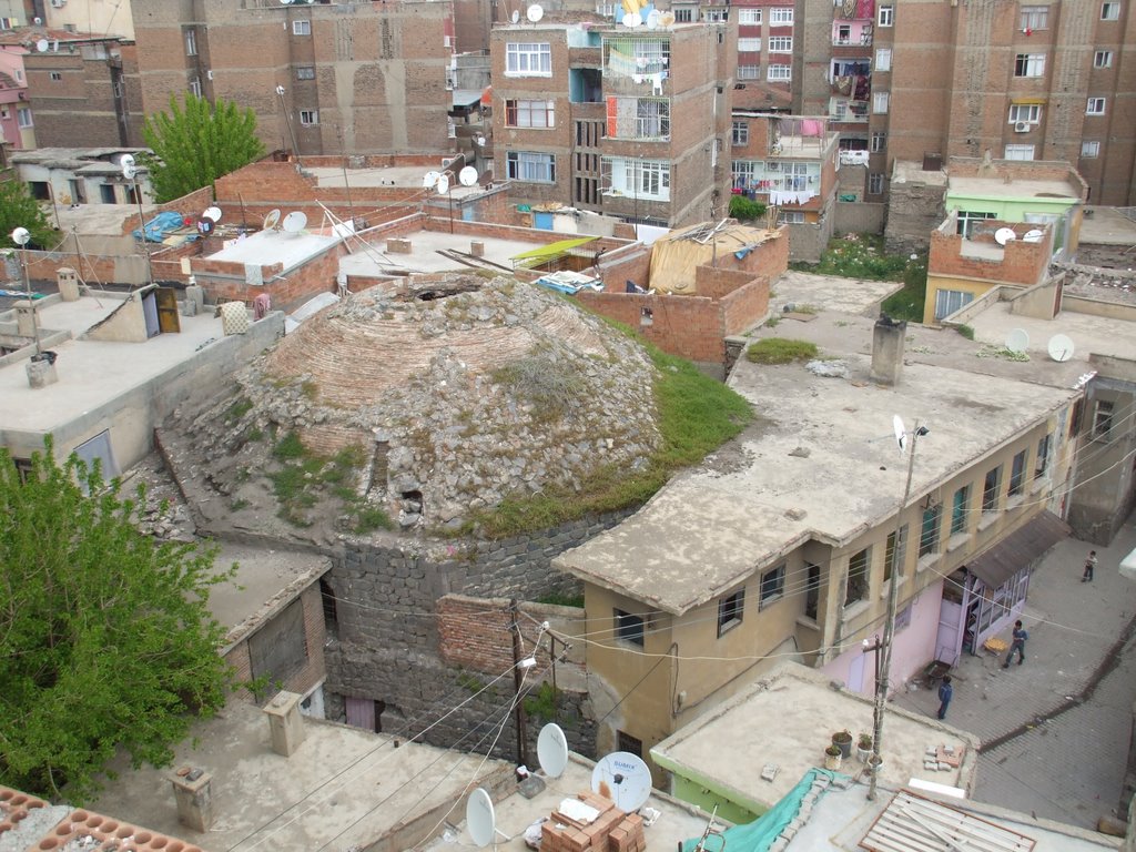 KORUMA ALTINA ALINAN CEMŞİT HAMAMI !!!! - DİYARBAKIR - FOT. Nejat SATICI by nejat satıcı