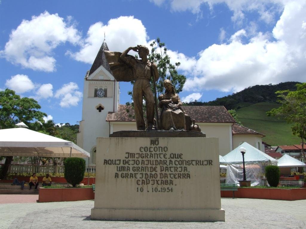 Monumento aos Imigrantes Europeus que vieram para terras do Espirito Santo by Ronan de Morais Araú…