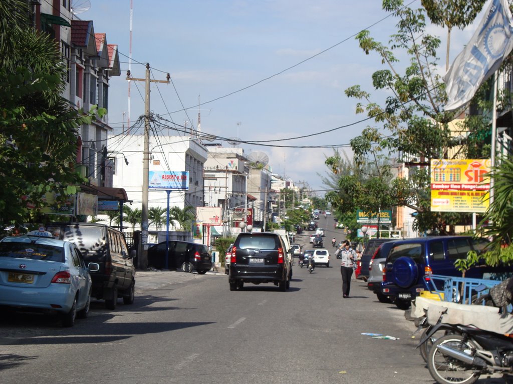 Jalan Teuku Umar depan Hotel Grand Zuri Pekanbaru by Kembar Group