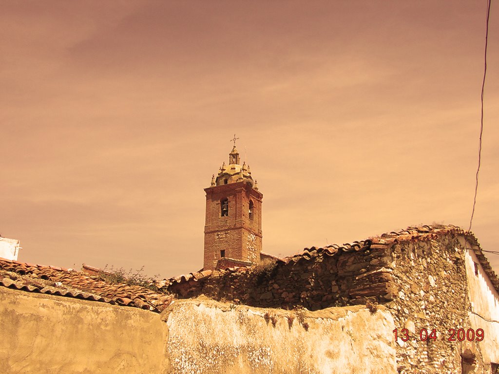 Iglesia Ntra. Sra. de la Asunción desde la calle Laurel by Luis Miguel Cano