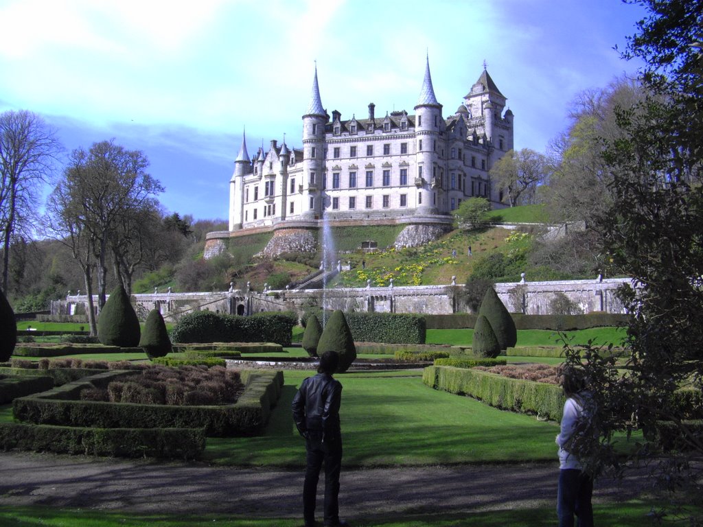 Dunrobin Castle by Antonelloa