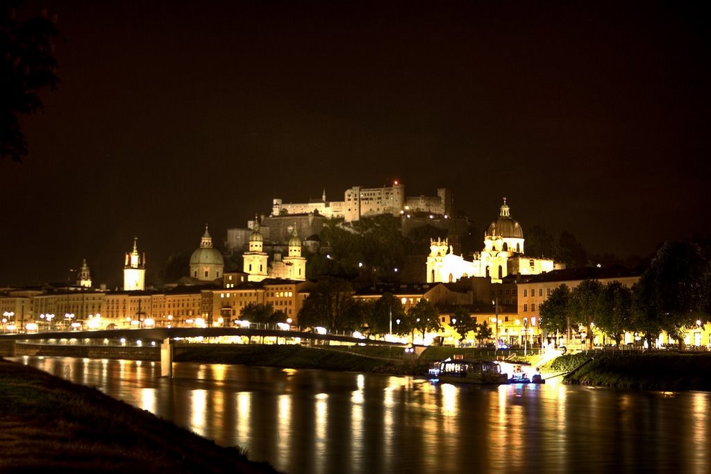 Festung Hohensalzburg bei Nacht by H.Hartl