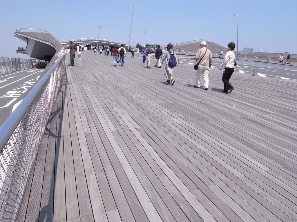 横浜大桟橋：YOKOHAMA OSANBASHI/YOKOHAMA INTERNATIONAL PASSENGER TERMINAL by 大瀧正人