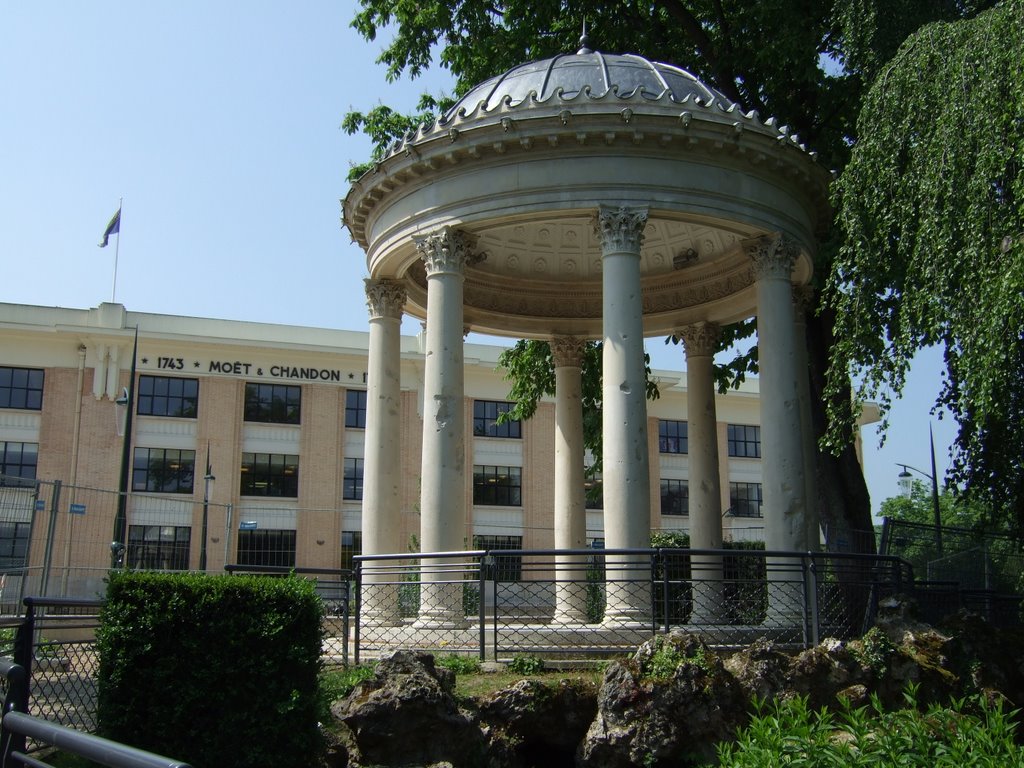 Bandstand Epernay by janetmw