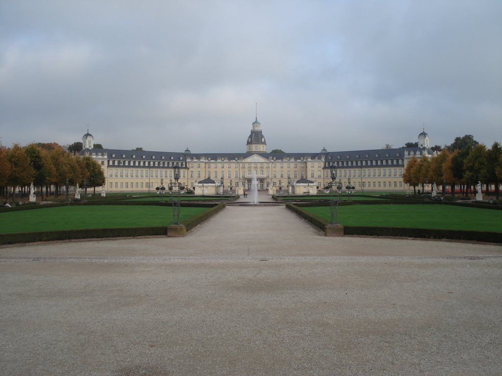 Schloßplatz by frankpohl