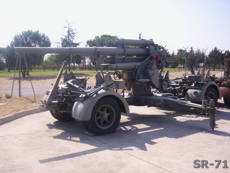 Museo del Aire Cuatro Vientos by SR-71