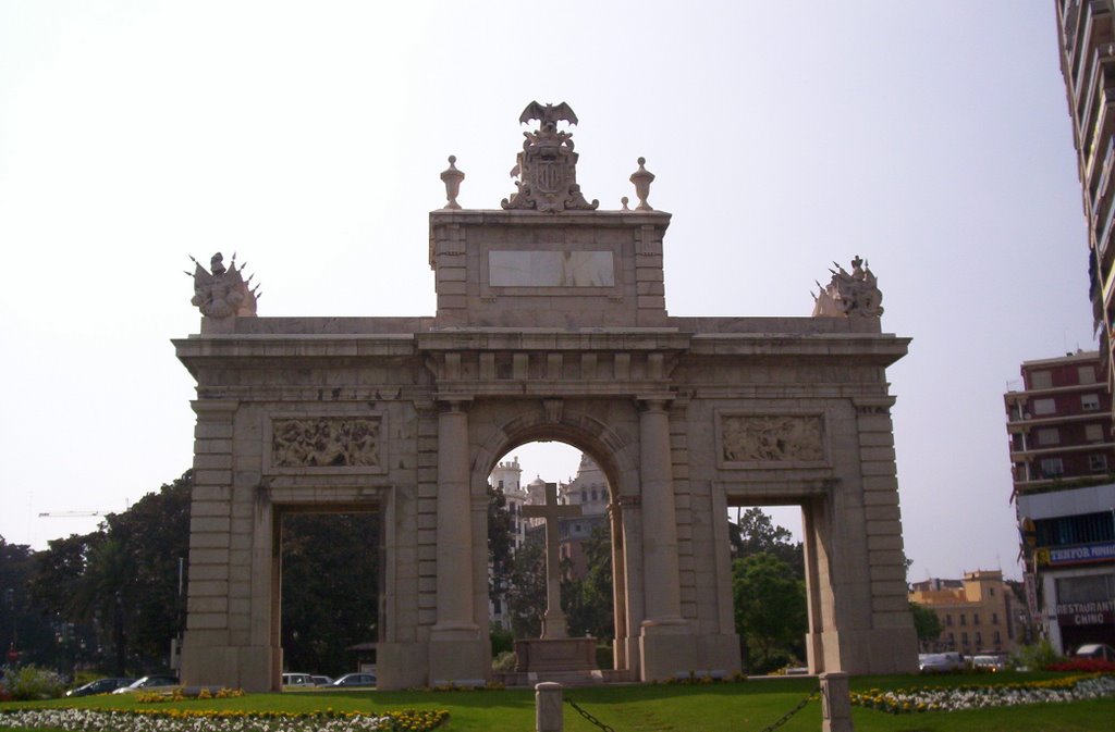 Puerta del Mar, Valencia by pasteldepitufresa