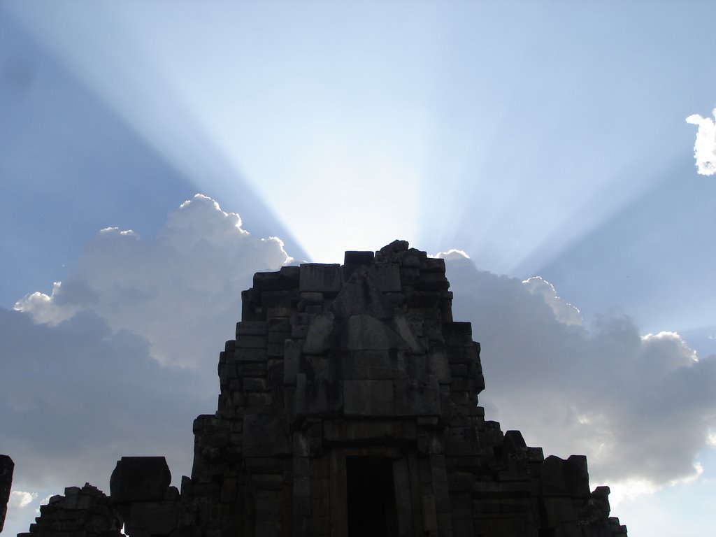 Angkor - Ruins - Shining by Rafael Cambre Prokas…