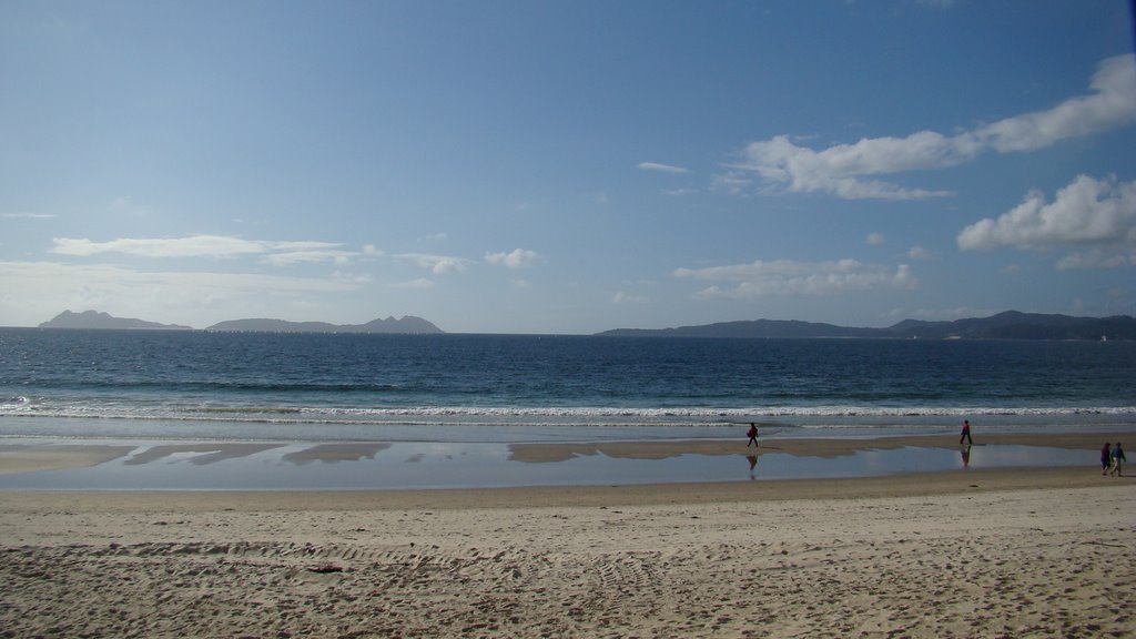 Samil Playa by antonioserpa