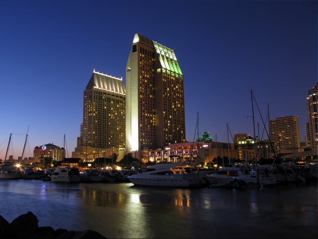 Embarcadero park, San Diego (August 2008) by Attila Szücs