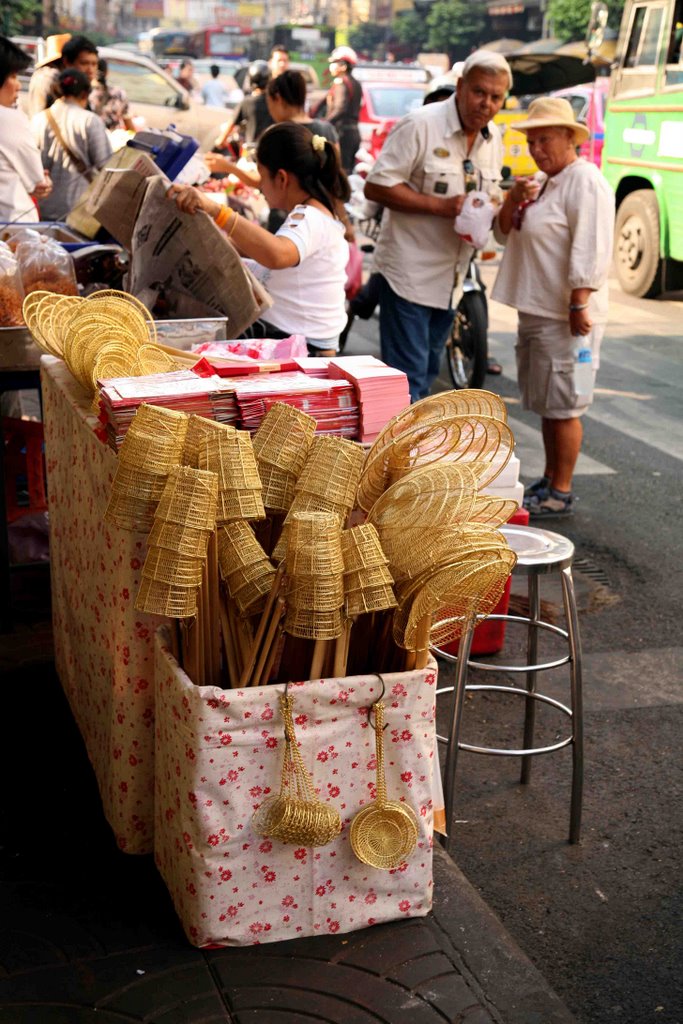 Bangkok Chinatown - Yaowarat Road by david.w.omalley