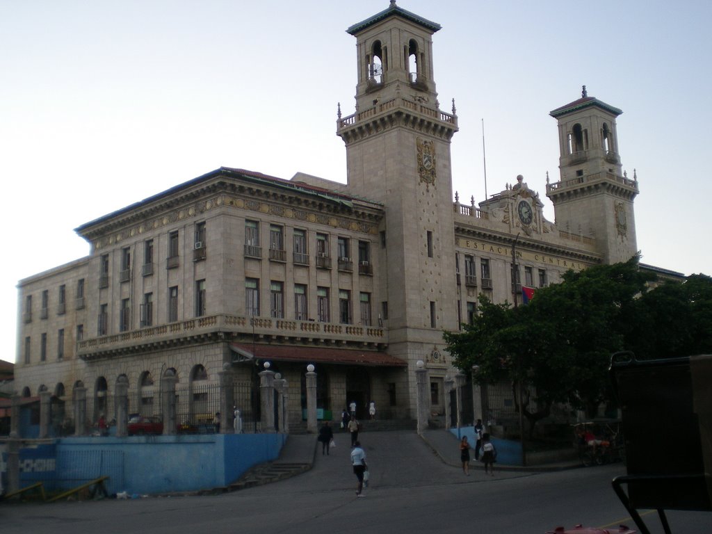 LA HABANA by Hector Gomez Dovigo