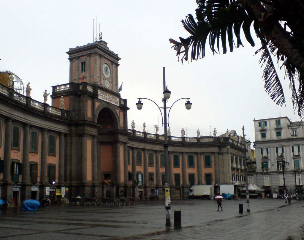 La "nuova" Piazza Dante by Maria Rosaria Penna