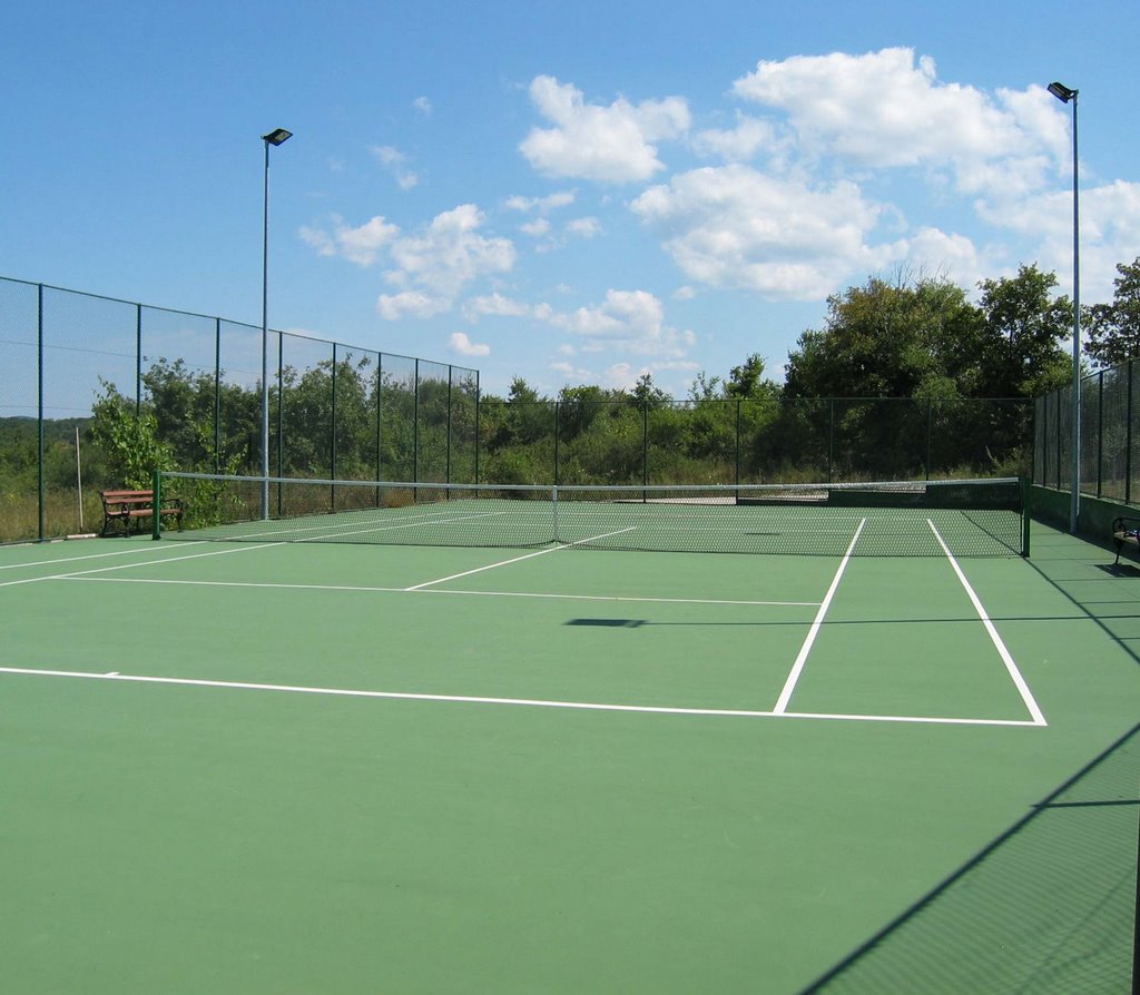 Bella Vista Tennis Court by Keith Mullner