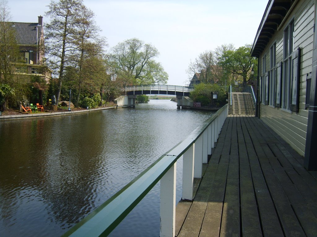 The bridge by the Broeker Veiling museum (9) by Bigdutchman