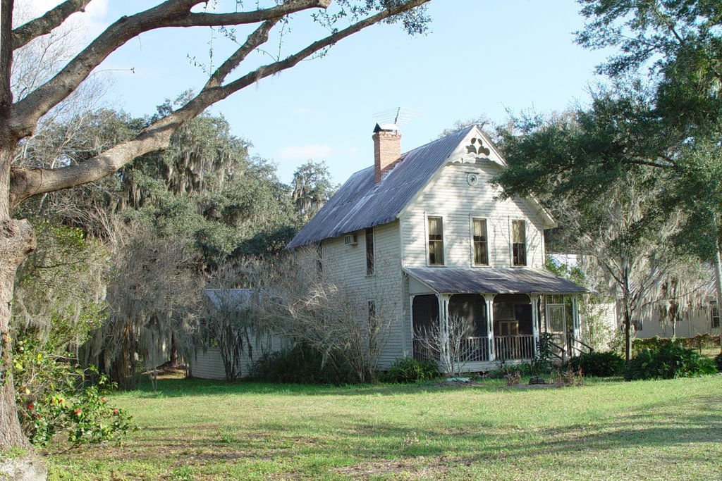 1880s Barron-Johnson house, Evinston (1-2009) by Ken Badgley