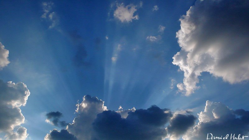 Ciel, nuages et rayons de lumière - 300409 - Sky, clouds and rays of light by Daniel Herlent