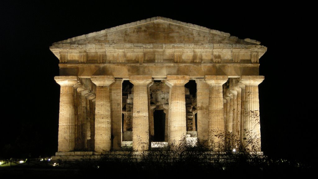 2008 Paestum - Tempio di Nettuno - notturna by vela impavida