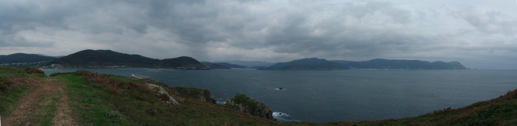 Vista panoramica de la ria de Ortigueira desde A Chousa by José Antonio Sande