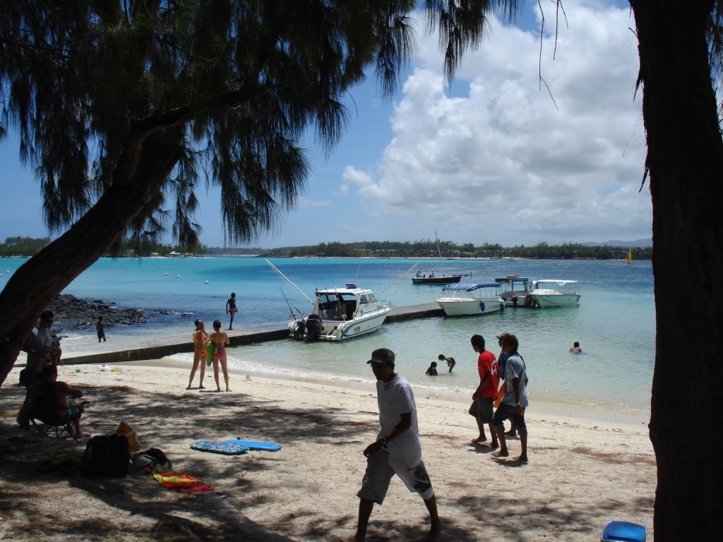 Blue Bay - Mauritius by Michael Kiesl...