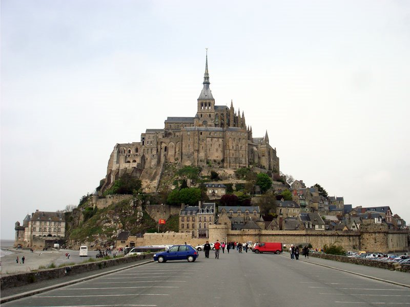 Monte Saint Michel by Carlos Alvarez