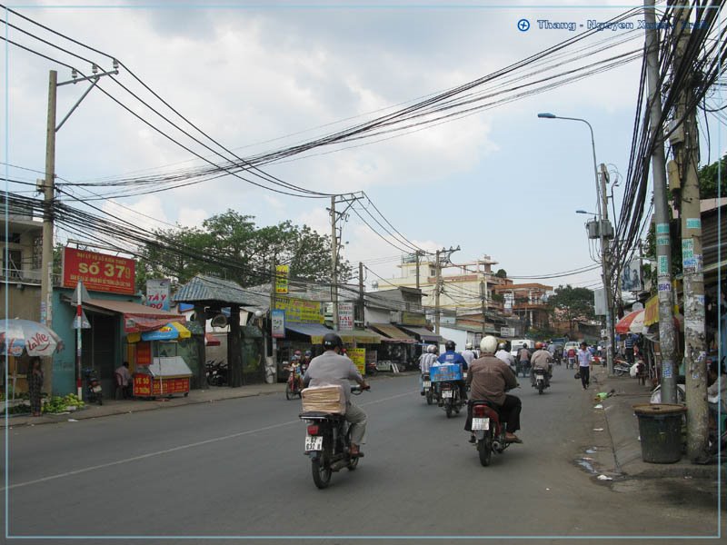 Đường - Hoà Bình - Street by Vietnam - Paracels