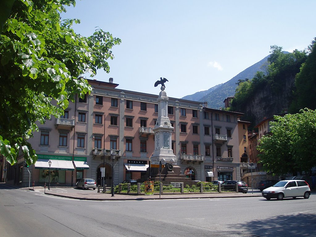 Breno: Piazza Vittoria by ducolipier