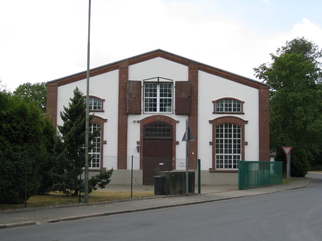 Wilhelmshaven - Historisches Marinegebäude aus dem Jahre 1905 (Hülsenwerkstatt) by Robert-68