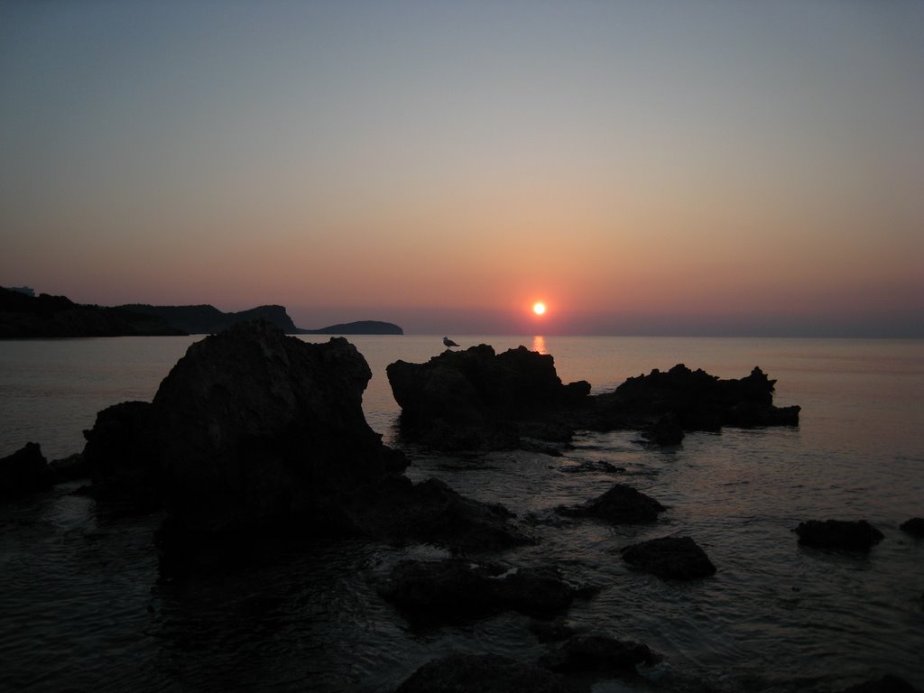 Amanecer en Cala Nova Es Canar Ibiza by Valentín Martínez