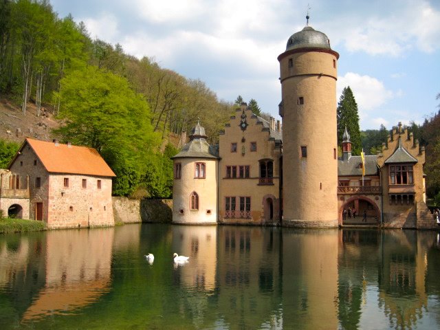 Schloß Mespelbrunn by Jamie Bred