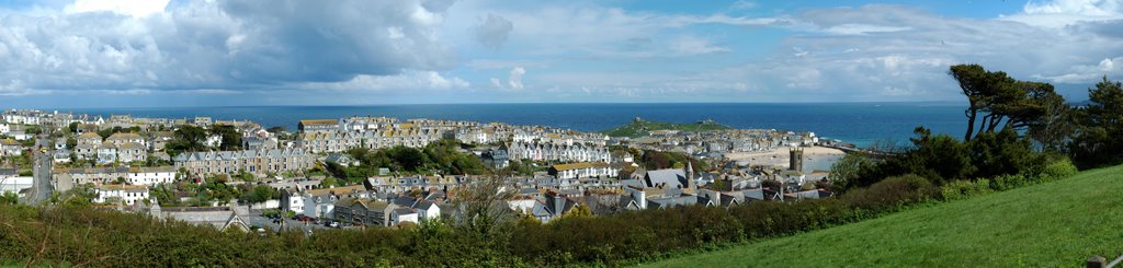 St Ives Panorama by Frenkske