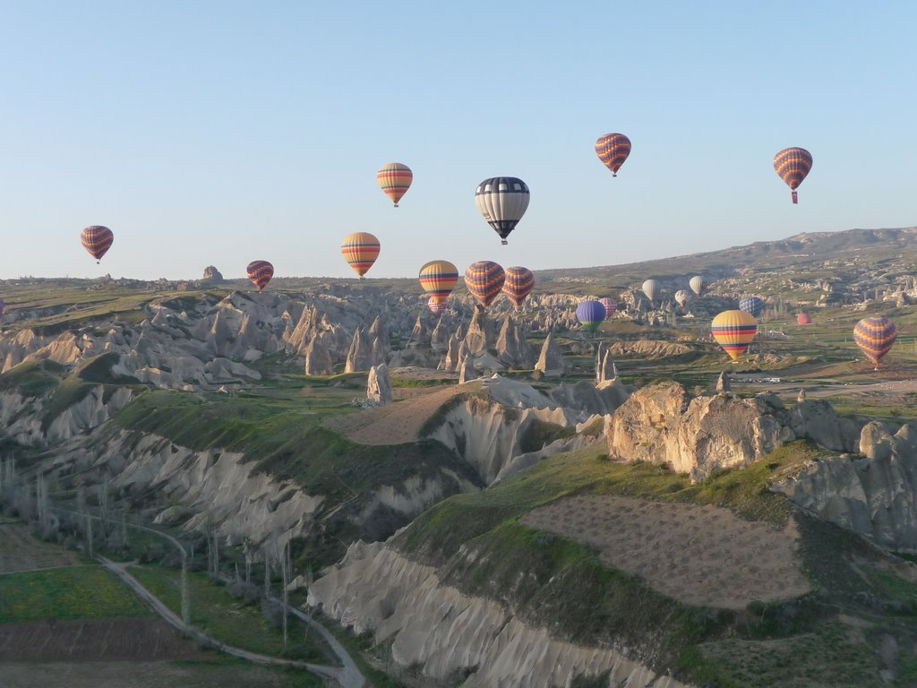 Globos en Goreme (abr 09) by Juan Sommer