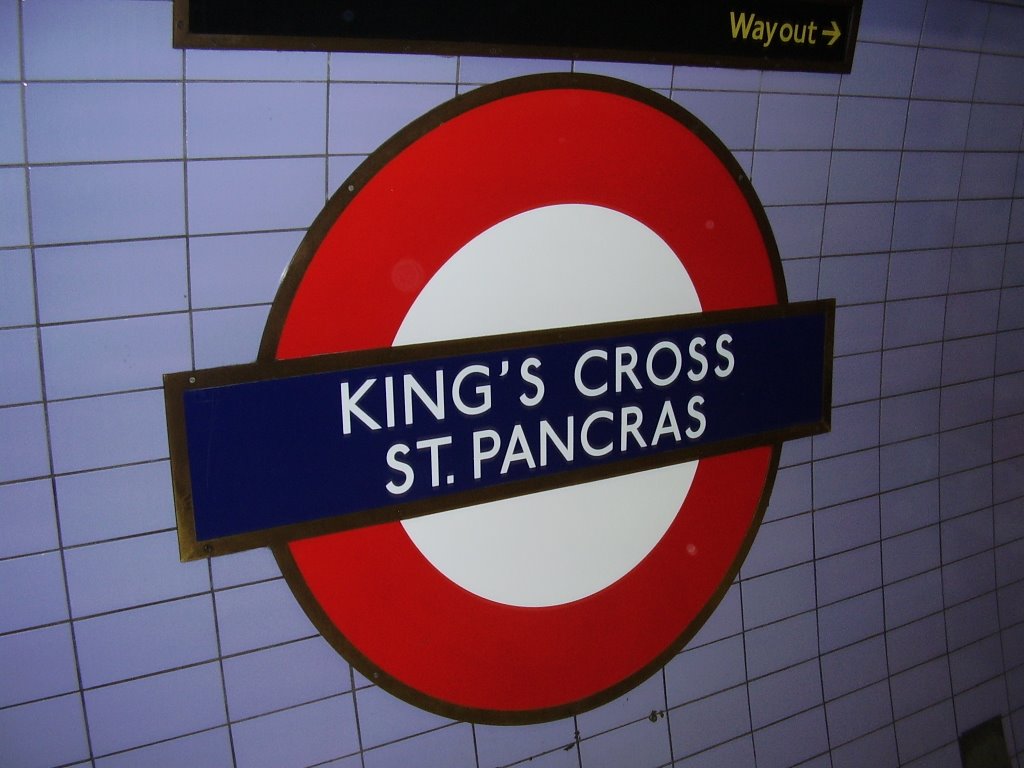 King's Cross St. Pancras Tube Station by anasazy