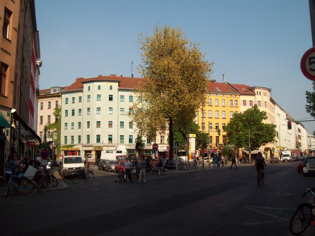 Heinrichplatz, Nordseite by Panzerknacker