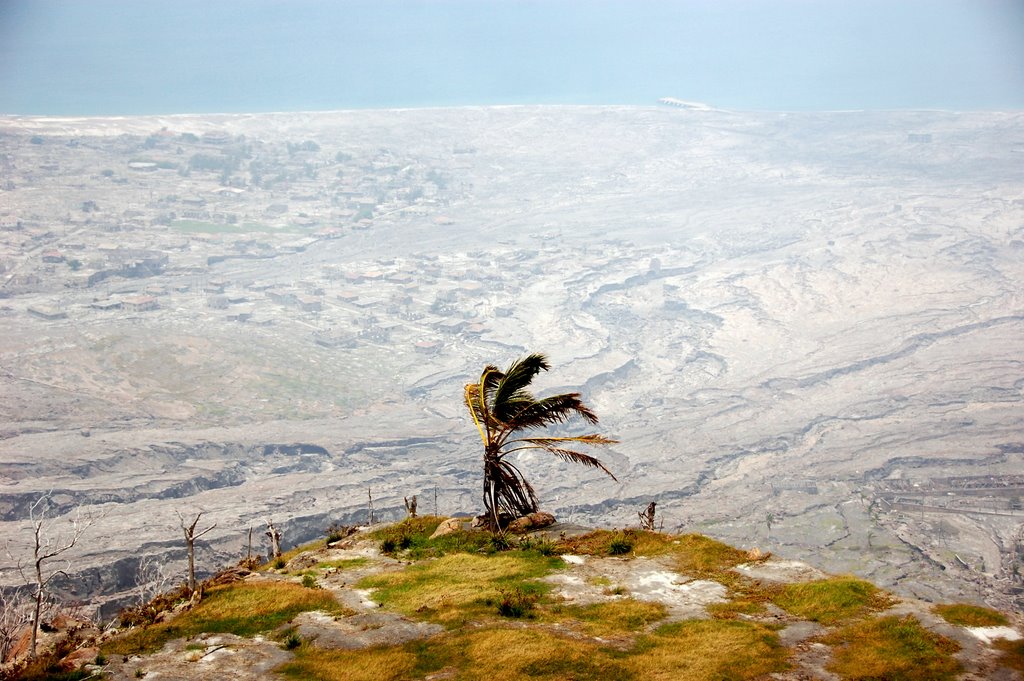 Montserrat: Plymouth from Saint-George's Hill by Yanti & François Bea…