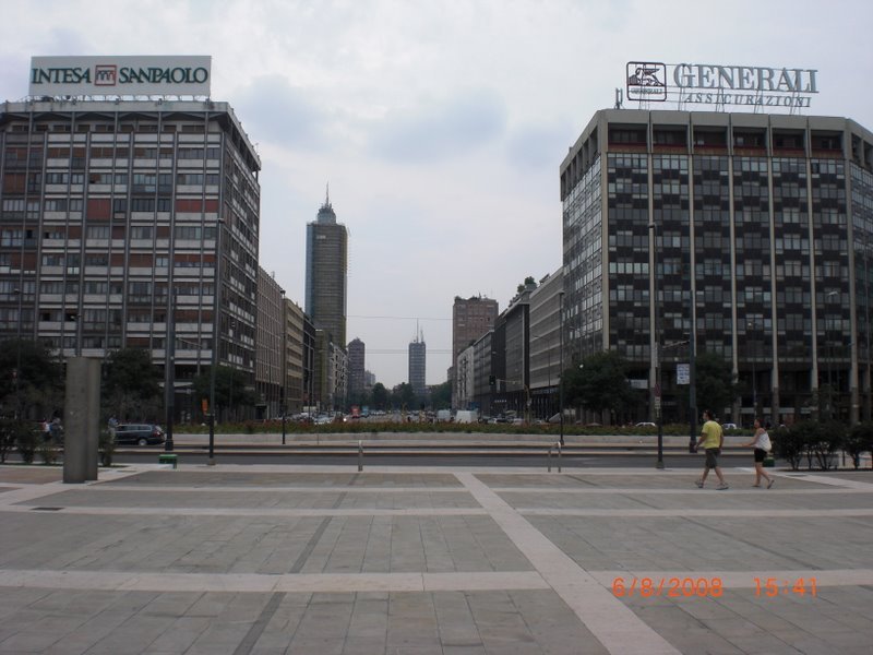 Praça milano central(intesa sanpaolo e generali) by janio gsm