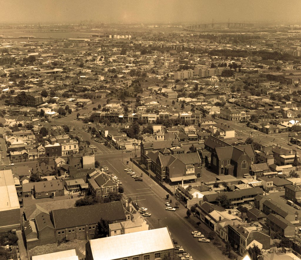 Bank Street, looking towards the Westgate Bridge (1981). Taken from Park Towers on the corner of Park and Ferrars Streets, South Melbourne by Muzza from McCrae