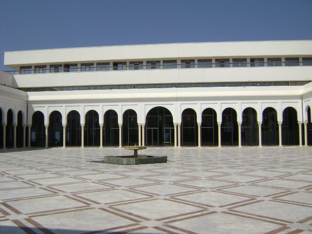 Palais de la Culture by haninouya