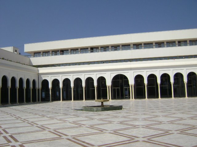 Palais de la Culture by haninouya