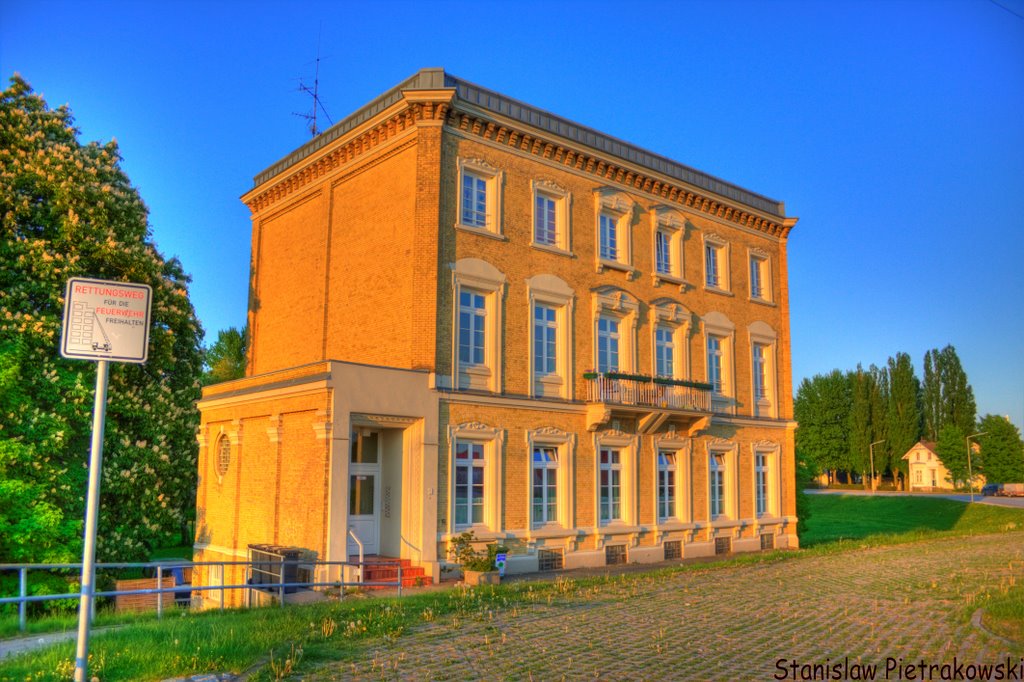 Haus am Ausschläger Elbdeich HDR by Stanislaws Photography