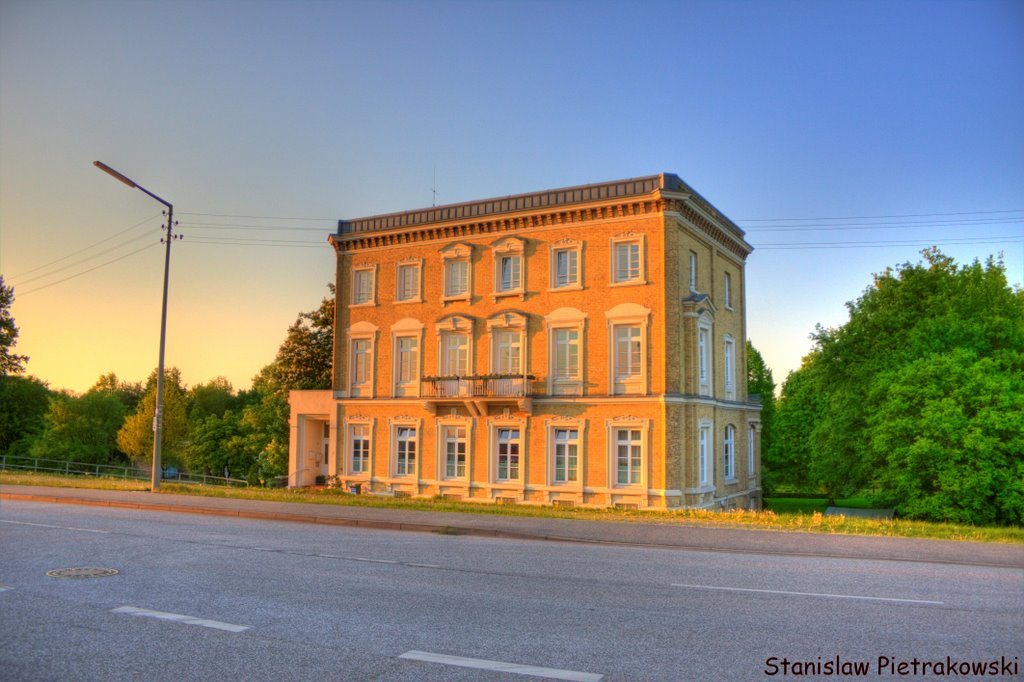 Haus am Ausschläger Elbdeich HDR 2 by Stanislaws Photography