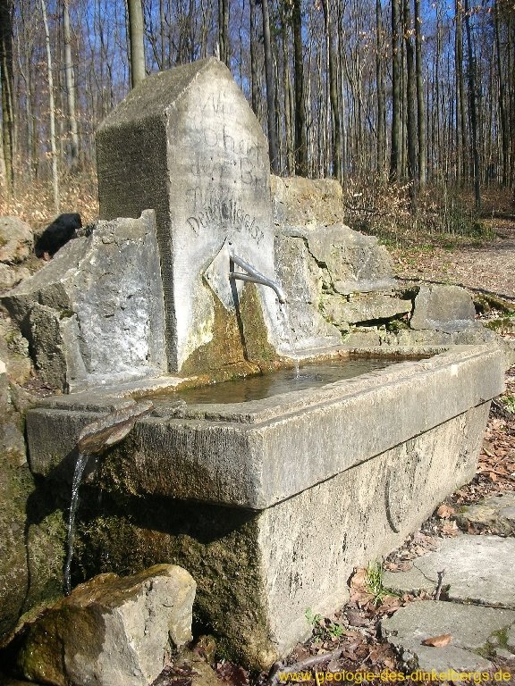 Daengeligeist Brunnen by Thoemmel