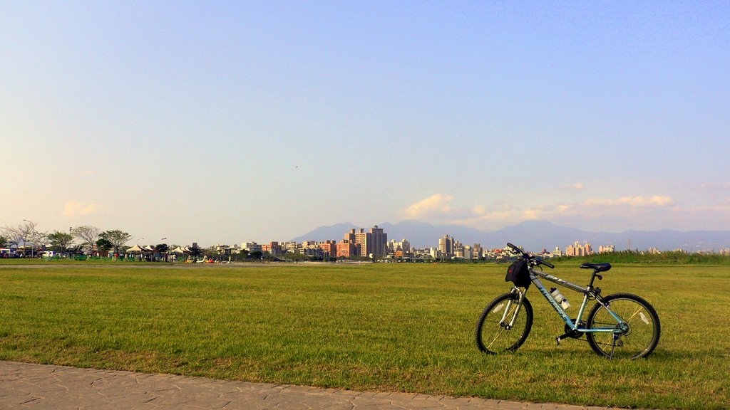 Tahan Rivr bikeway (大漢溪自行車道) by fredsung