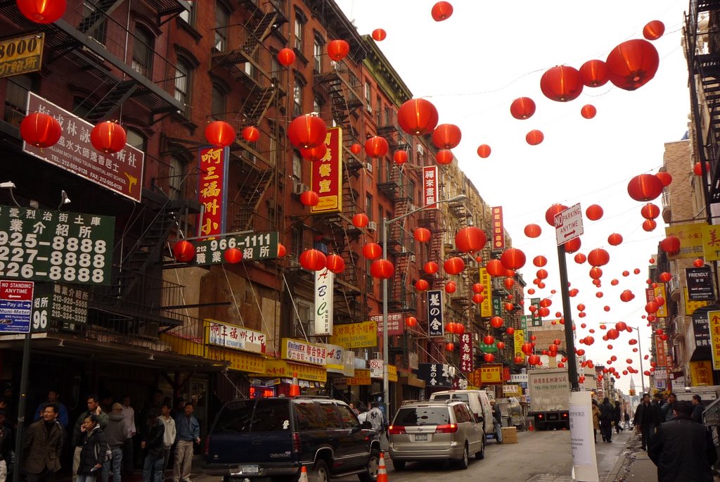 Chinatown, New York City by yvr101