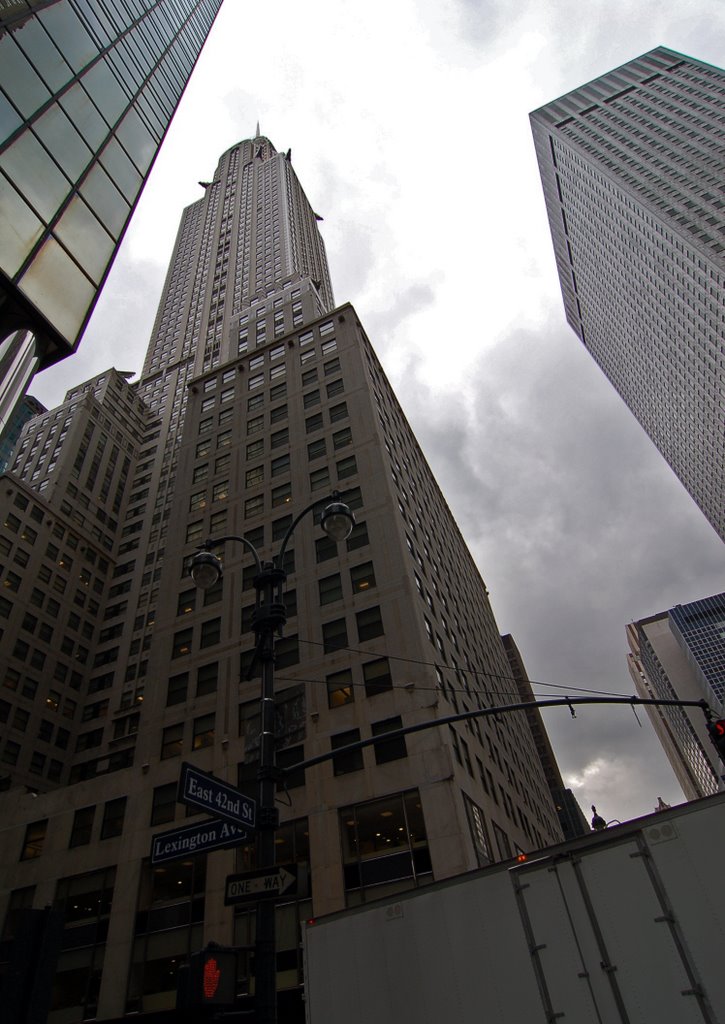 Chrysler Building - http://bahictours.blogspot.com/ by sndoron