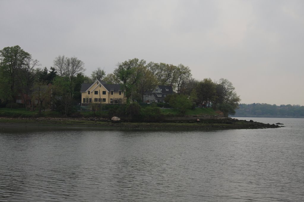 Douglaston, Little Neck, viewed from Great Neck by C_Marques